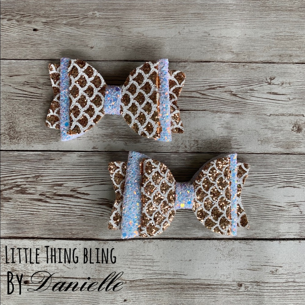 Set of two 🧜🏽‍♀️ Mermaid Bows